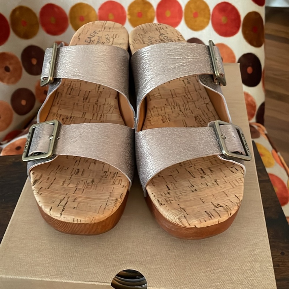 Kork-Ease saffron slide 10 M new in Box in soft Gold Metallic - Picture 5 of 8
